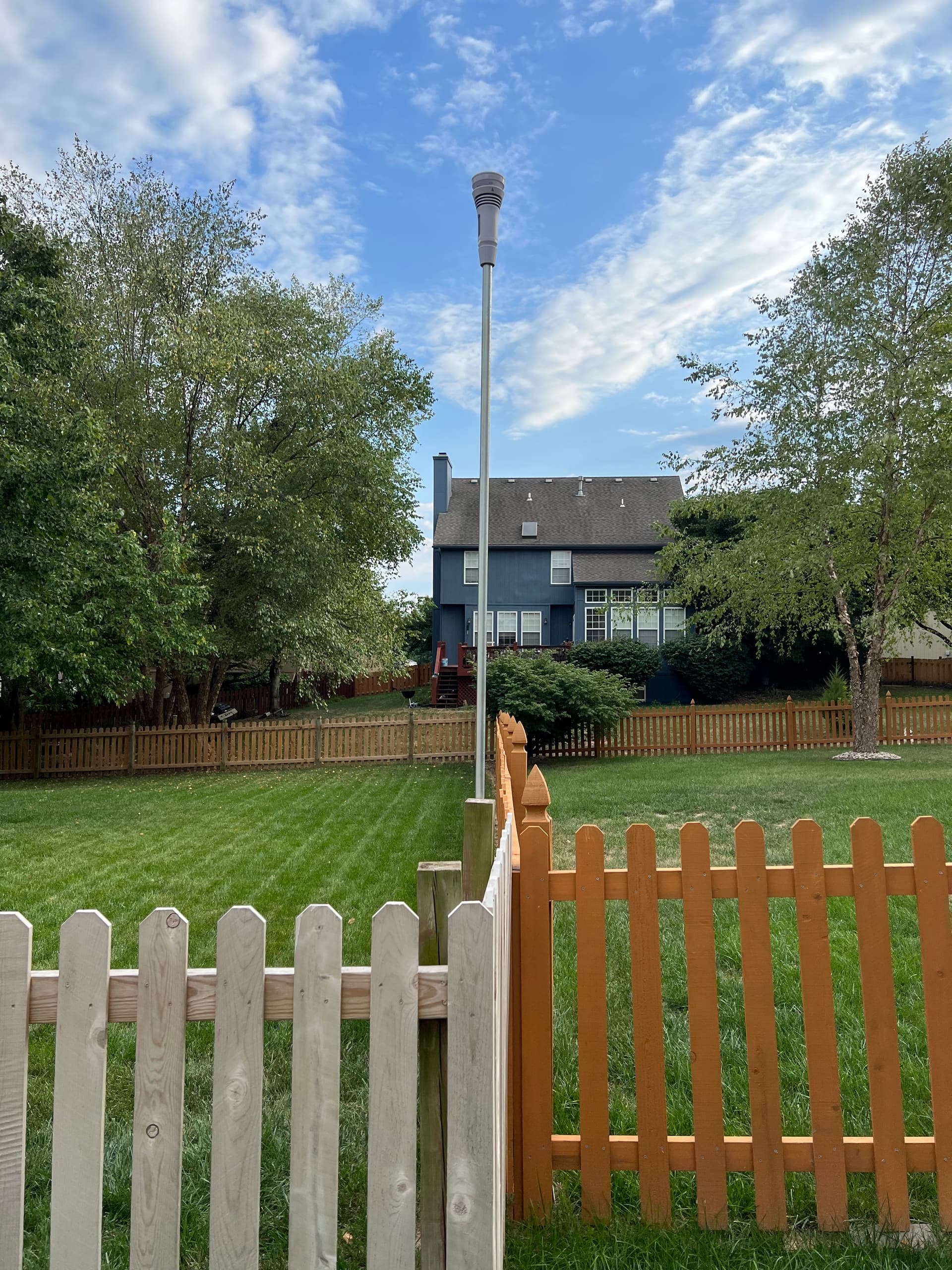 fence_pole_mount.jpeg