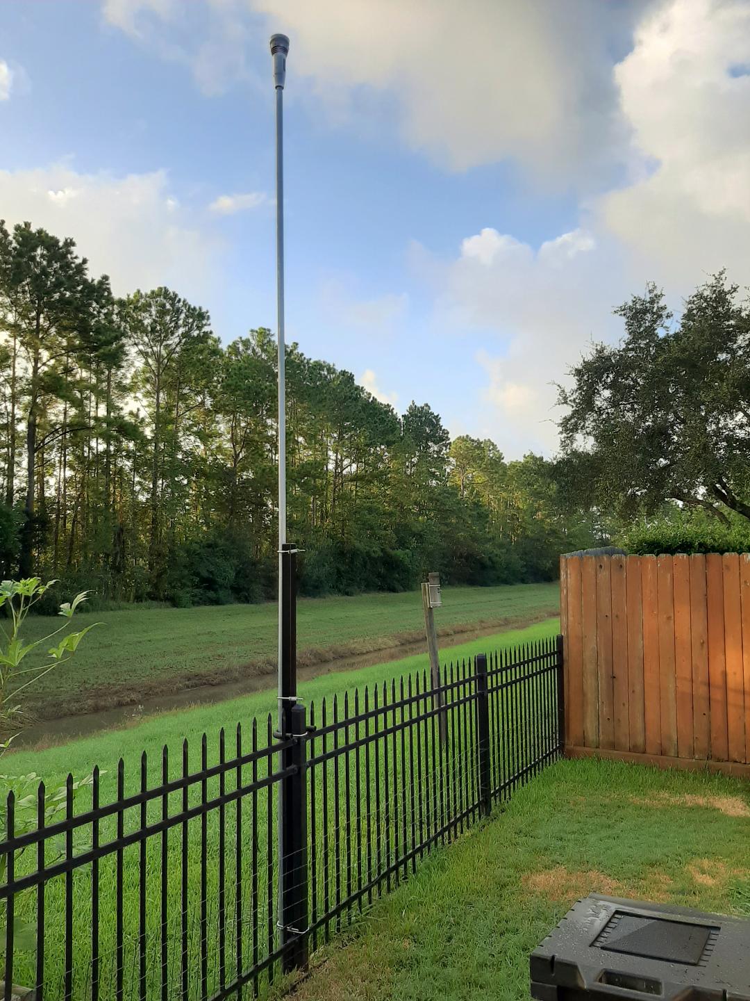 fence pole mount 3.jpg