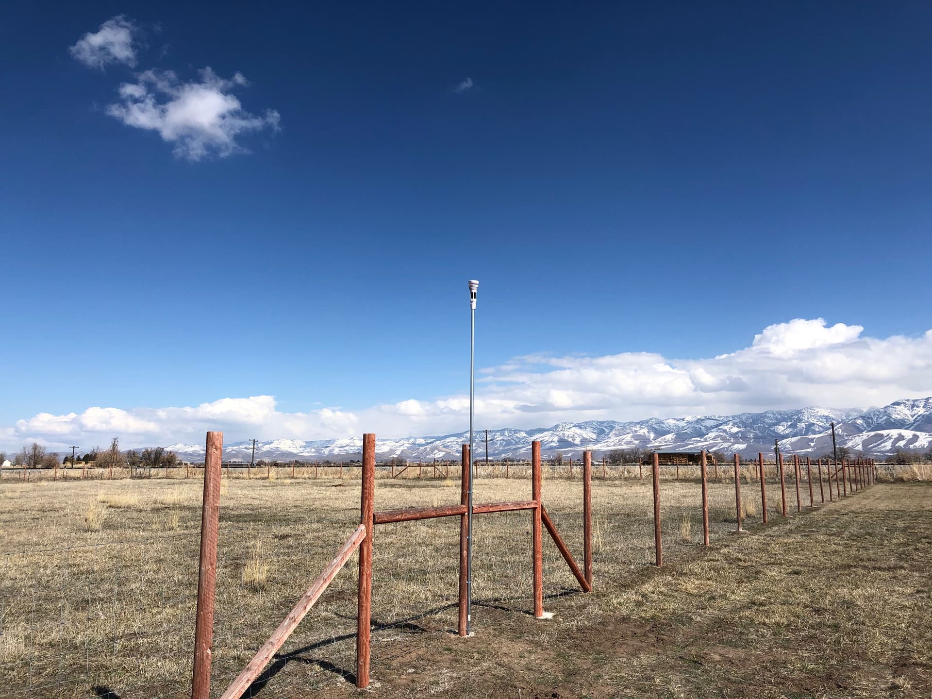 fence pole mount 2.jpeg