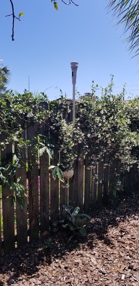 zoom_pole_mounted.jpg
